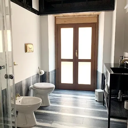 Cozy In 60 M² + Balcony Lägenhet